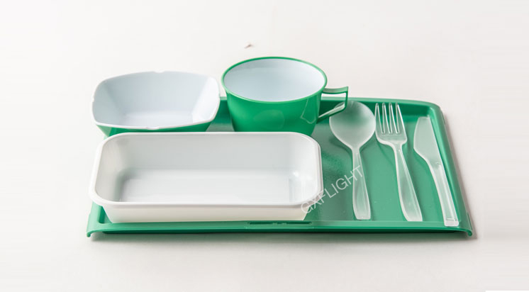 What Are the Standards for Airline Food Containers Used for Serving Cooked Food on Airplanes?